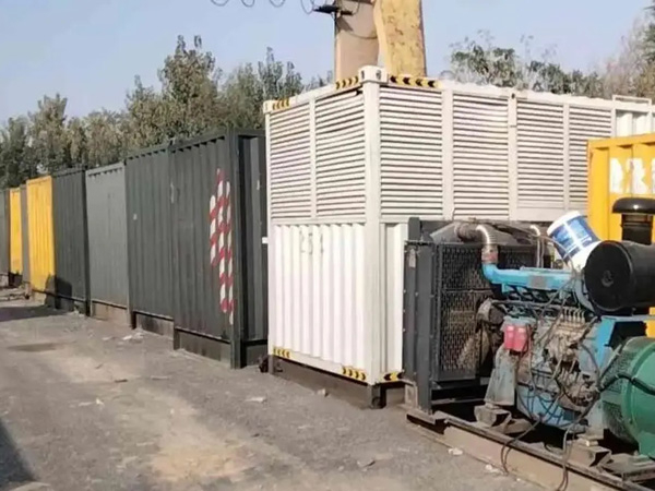云南200KW柴油发电机机组每小时油耗是多少?